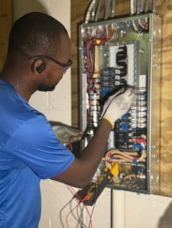 electrician for electrical panel replacement