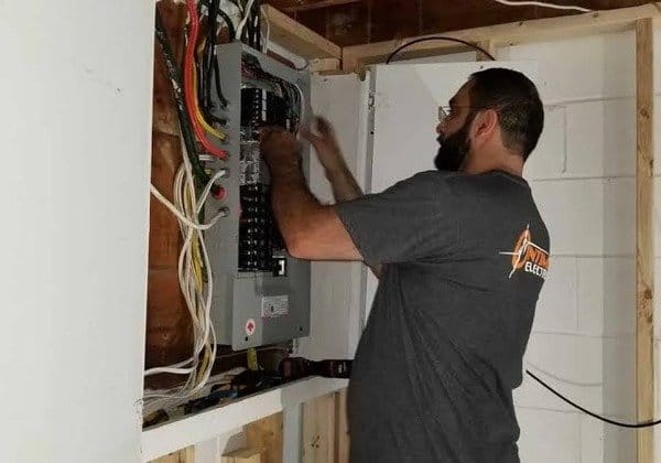 electrician for electrical panel replacement2
