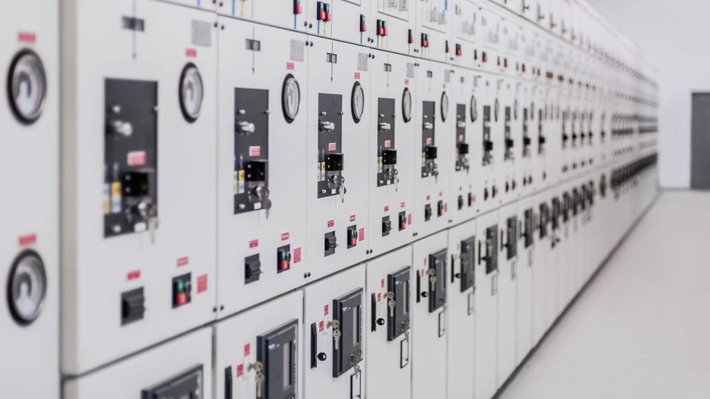 circuit breaker and switchgear